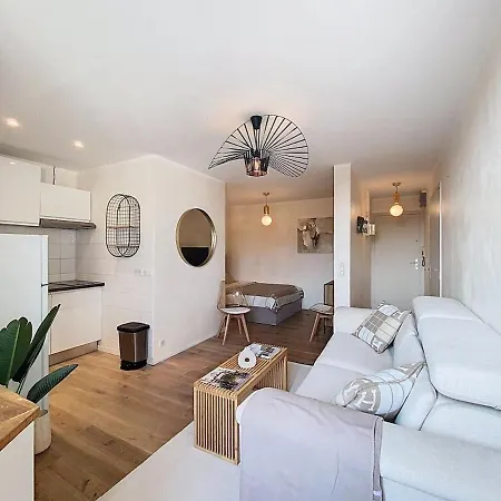 Apartment Elegant In *