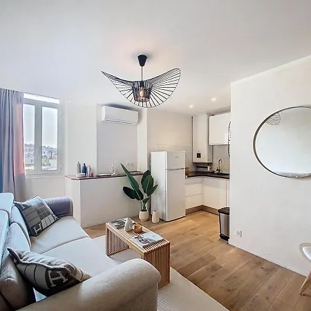 Apartment Elegant In *